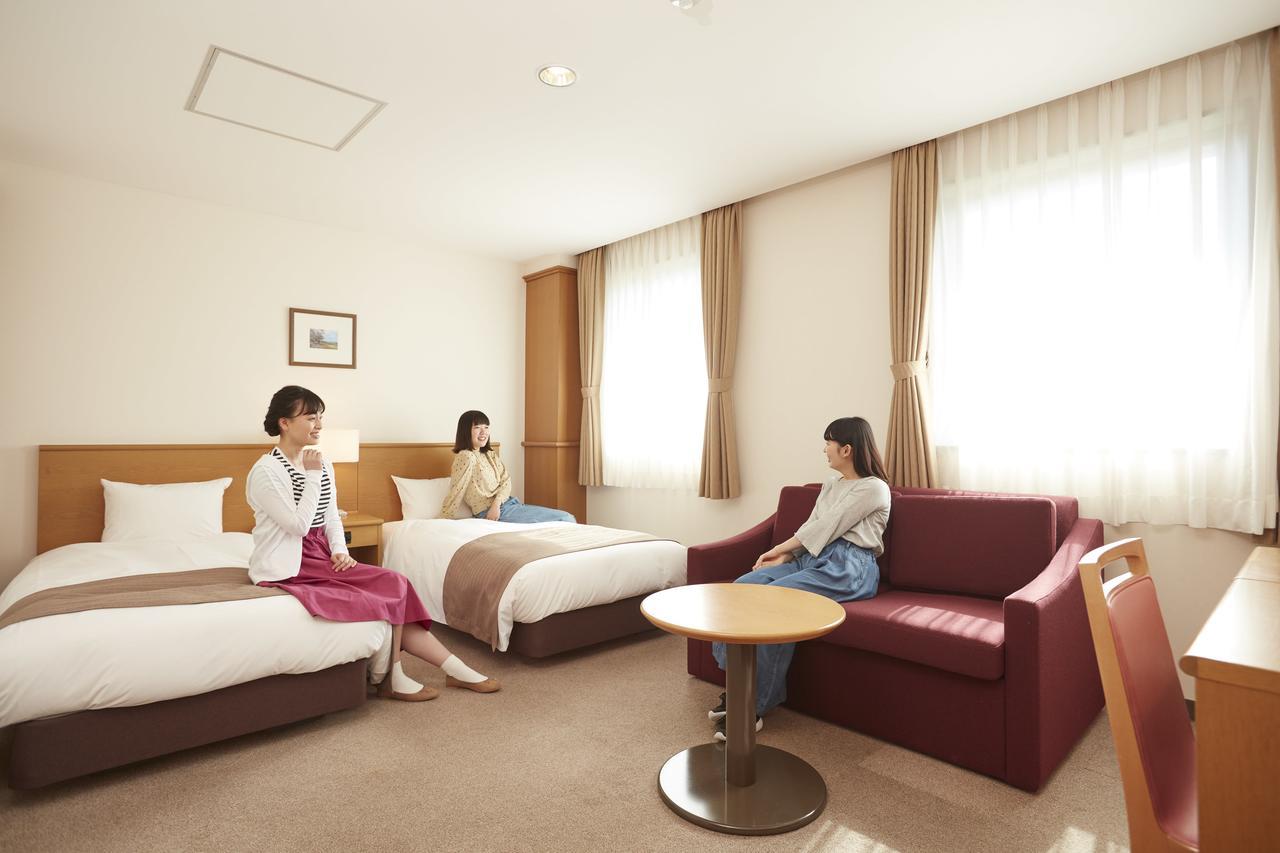 Hotel Folkloro Takahata Buitenkant foto